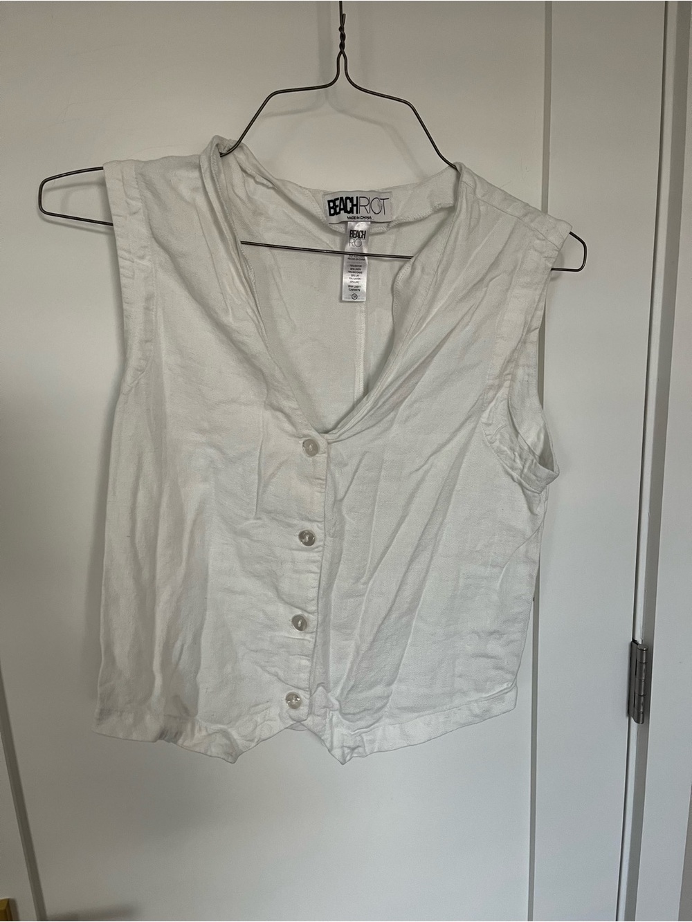 Beach Riot White Button-Front Sleeveless V-Neck Camisole